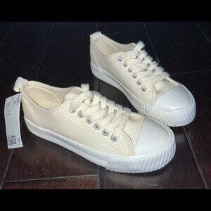Brand New H&M Kids' Cream Sneakers Size 2.5 (US) with Tags